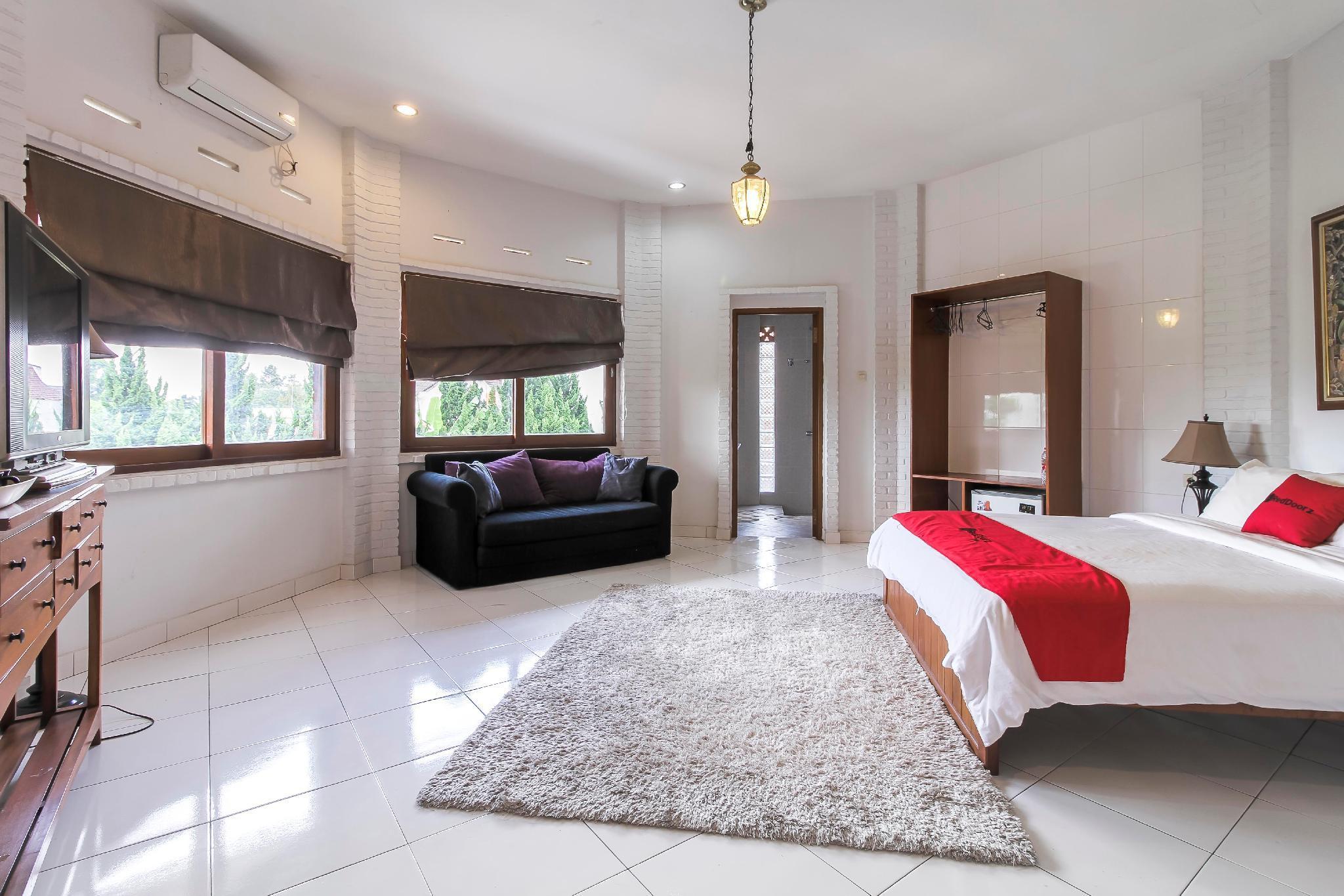 RedDoorz Plus near Dago Pakar Bandung Zewnętrze zdjęcie